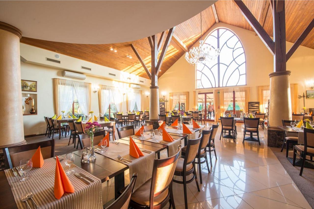 Wellness Hotel Spark มาลาสกี ภายนอก รูปภาพ