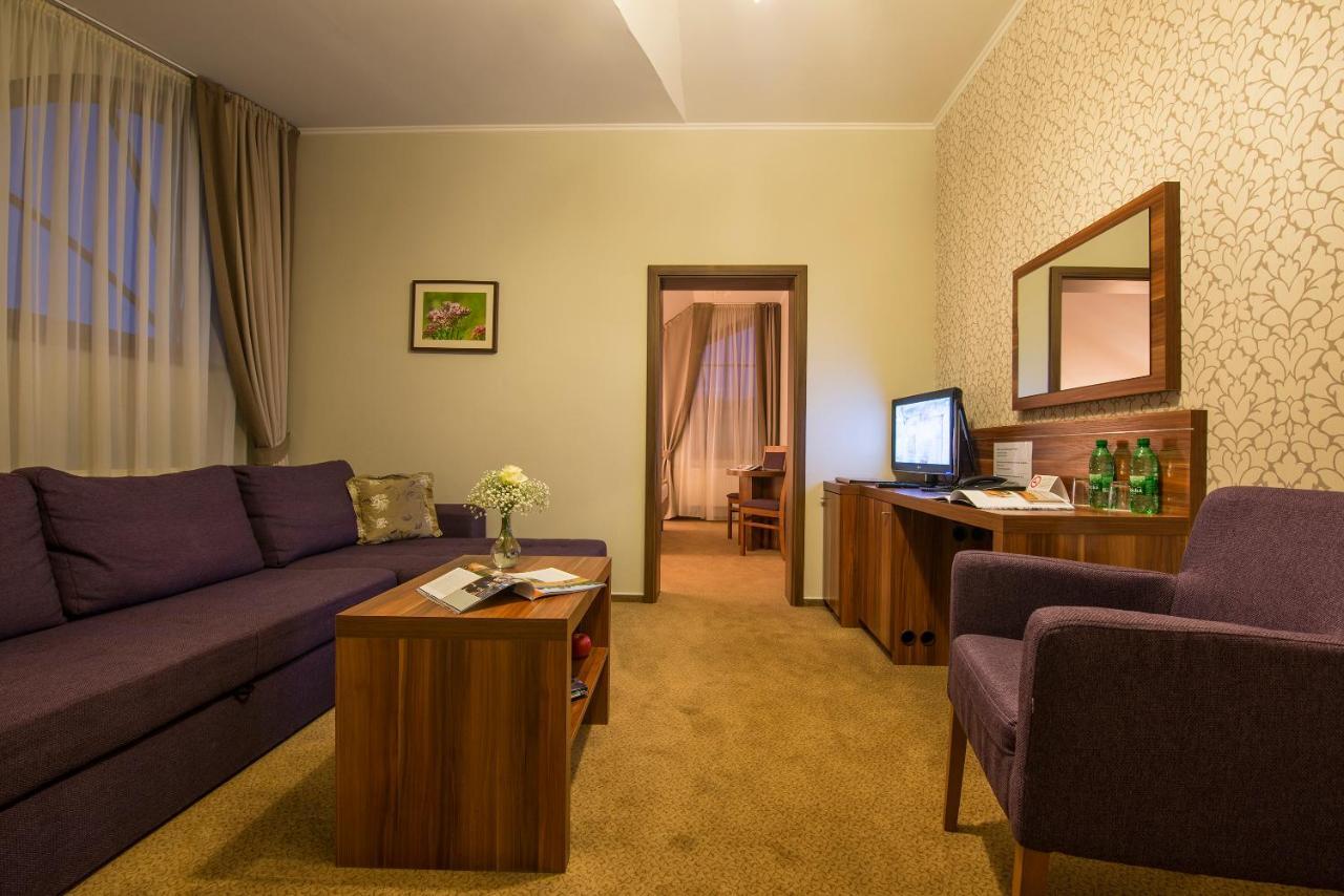 Wellness Hotel Spark มาลาสกี ภายนอก รูปภาพ