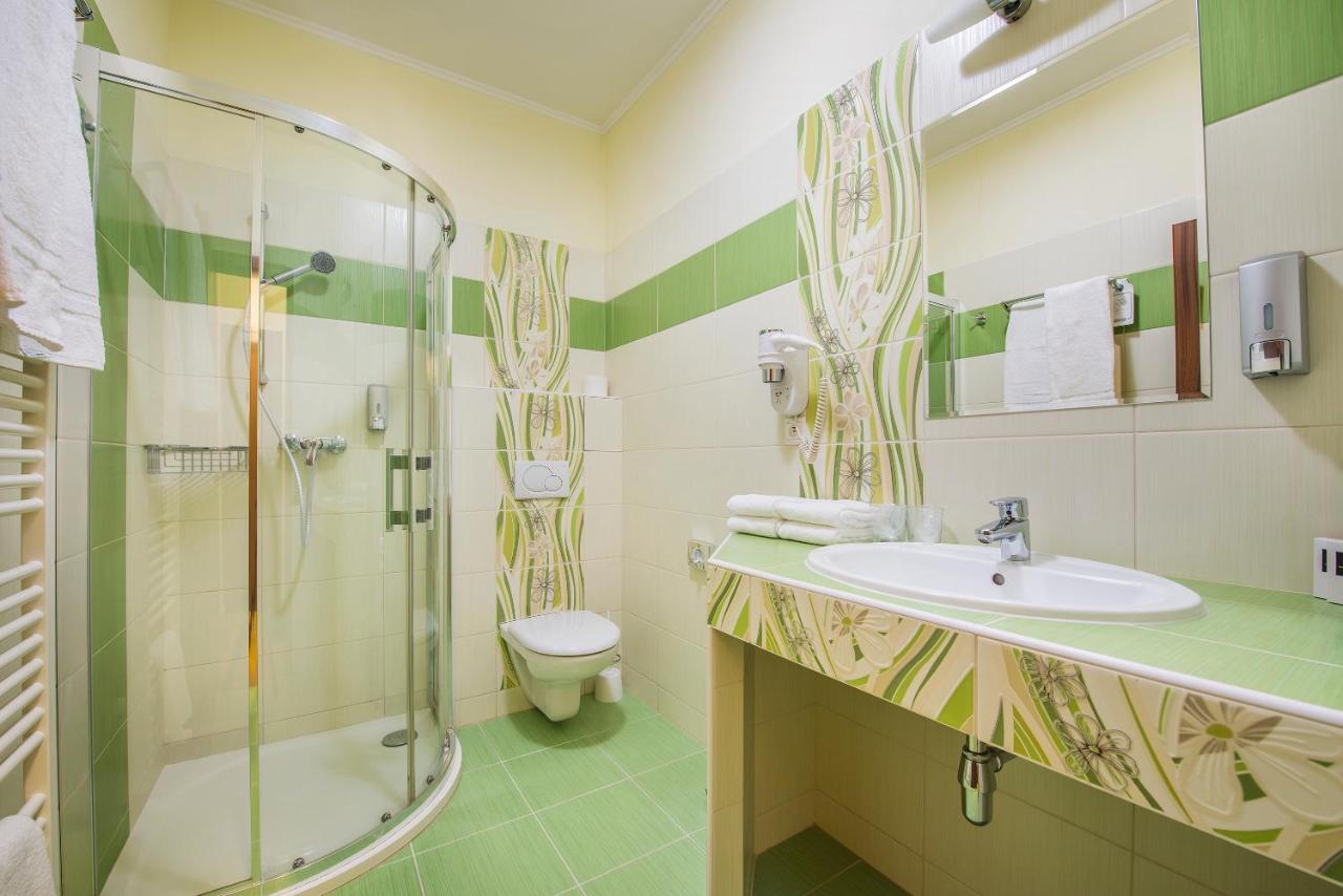 Wellness Hotel Spark มาลาสกี ภายนอก รูปภาพ